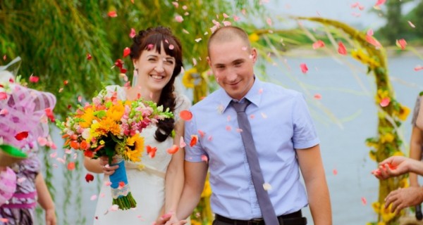 Летняя рустикальная свадьба Дмитрия и Дианы: прикосновения солнца Летняя рустикальная свадьба Дмитрия и Дианы: прикосновения солнца