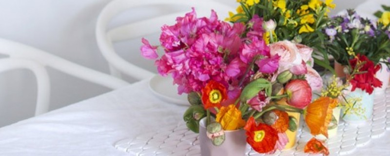 Мастер-класс: как сделать висячие цветочные шары и идеально украсить праздничный стол