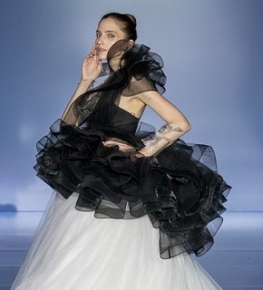 Светлана Евстигнеева, дизайнер и владелица бренда Svetlana Evstigneeva (Москва): «Первое свадебное платье я сшила для своей подруги». Светлана Евстигнеева, дизайнер и владелица бренда Svetlana Evstigneeva (Москва): «Первое свадебное платье я сшила для своей подруги».